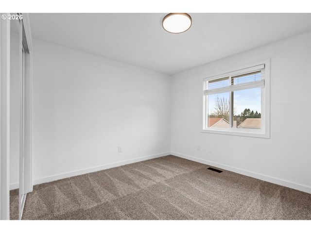 404 Sw RIVERVIEW Ave, Gresham, OR 97080