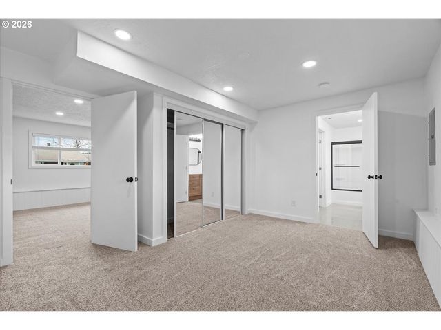 404 Sw RIVERVIEW Ave, Gresham, OR 97080