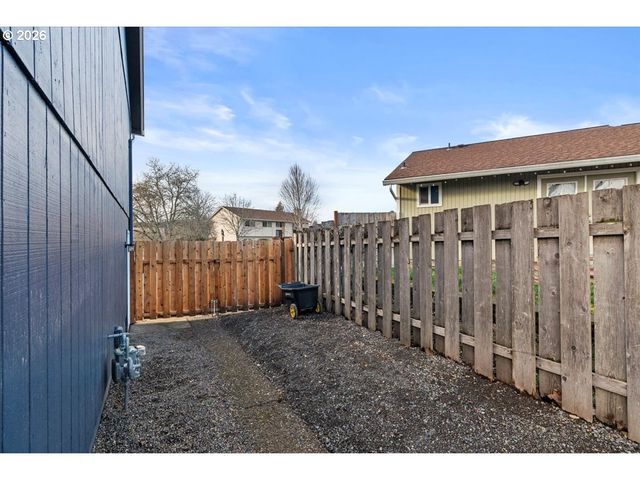 404 Sw RIVERVIEW Ave, Gresham, OR 97080