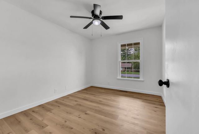 523 Linda Ln, Clarksville, TN 37042