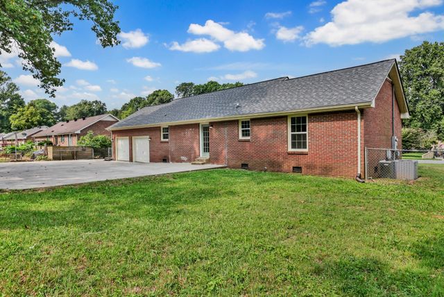 523 Linda Ln, Clarksville, TN 37042