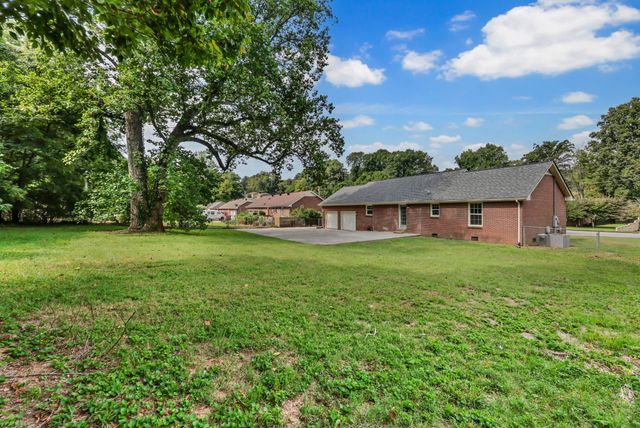 523 Linda Ln, Clarksville, TN 37042