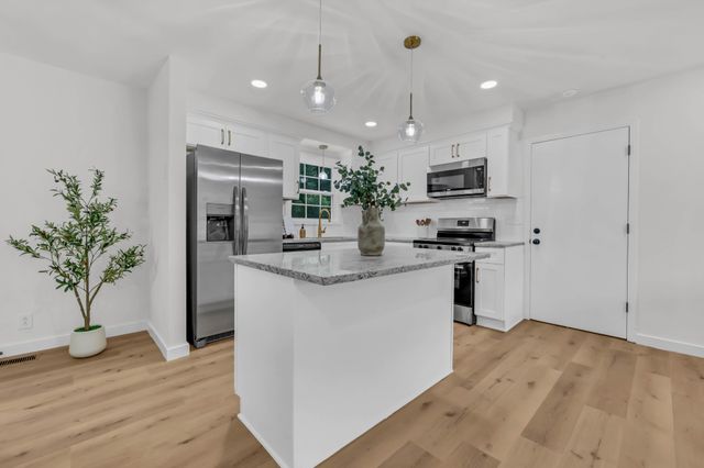 523 Linda Ln, Clarksville, TN 37042