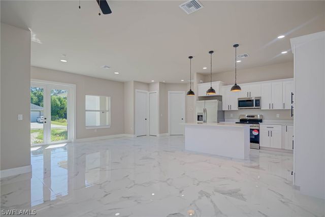 2023 Robert AVE, Alva, FL 33920