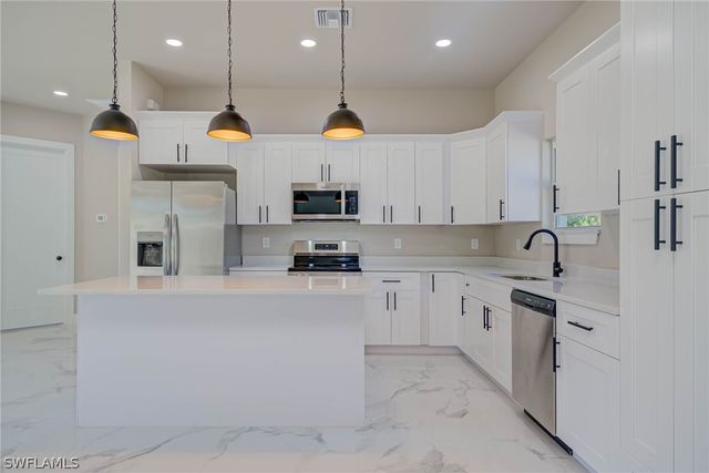 2023 Robert AVE, Alva, FL 33920