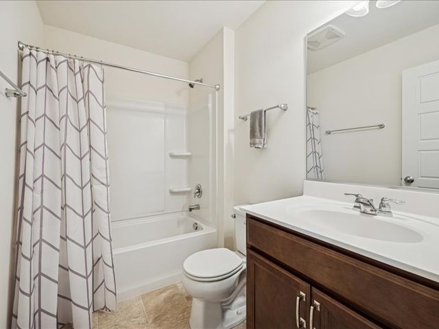 964 Station Boulevard, Aurora, IL 60504