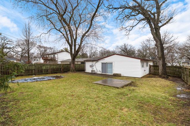 108 Walnut Drive, Streamwood, IL 60107