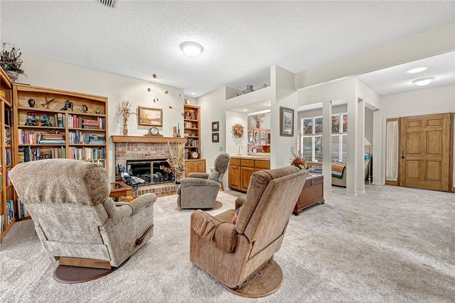 3 Scotsdale Way, Bella Vista, AR 72715