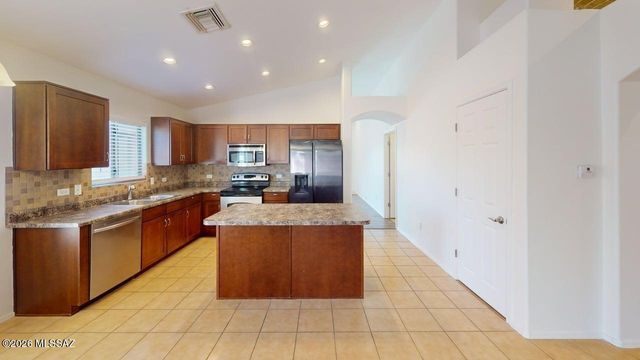 9029 S Cedarbrook Lane, Tucson, AZ 85756