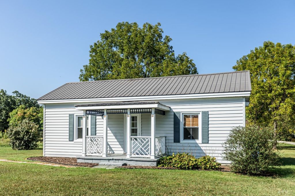 Image 1 of property listing at 7157 Old Evergreen Road, Appomattox, VA 24522