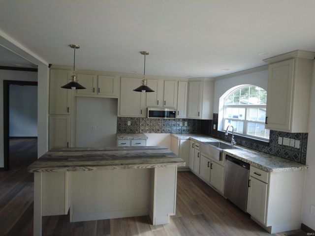 251 Briarwood Drive, Bedford, IN 47421
