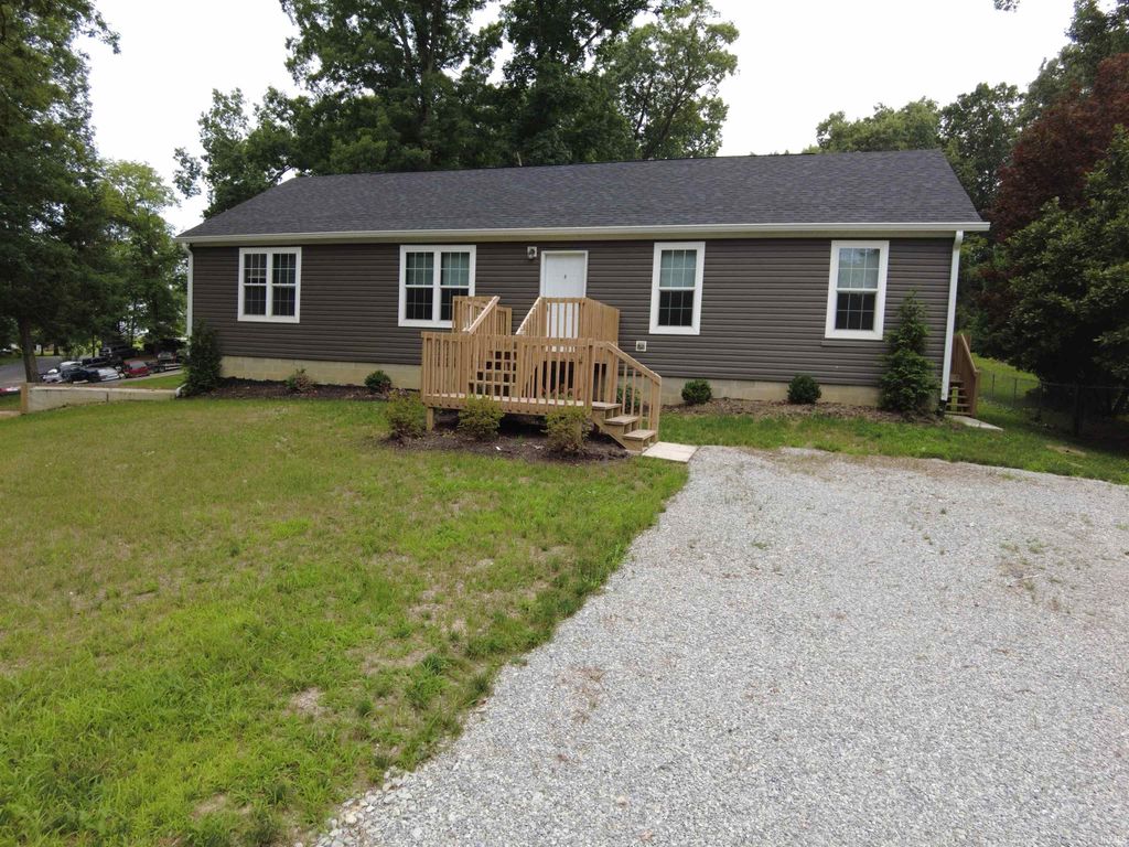 251 Briarwood Drive, Bedford, IN 47421