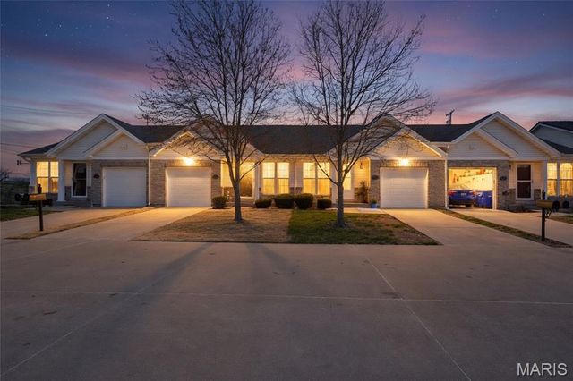 12195 McKelvey Place Drive, Bridgeton, MO 63044