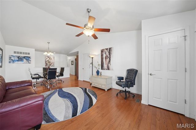 12195 McKelvey Place Drive, Bridgeton, MO 63044