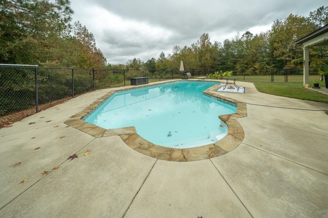 3517 Dry Creek Rd, Hephzibah, GA 30815