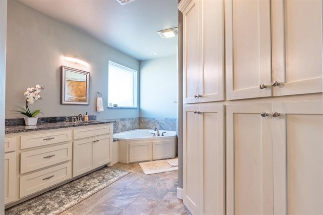12858 Meadow Ridge, Shawnee, OK 74804