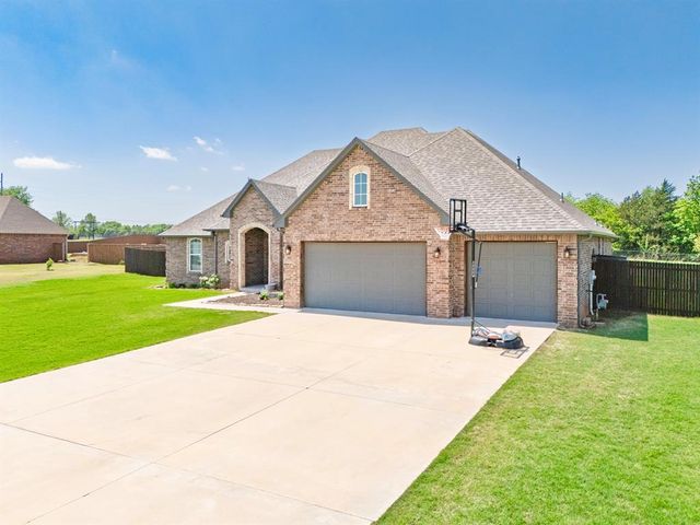12858 Meadow Ridge, Shawnee, OK 74804
