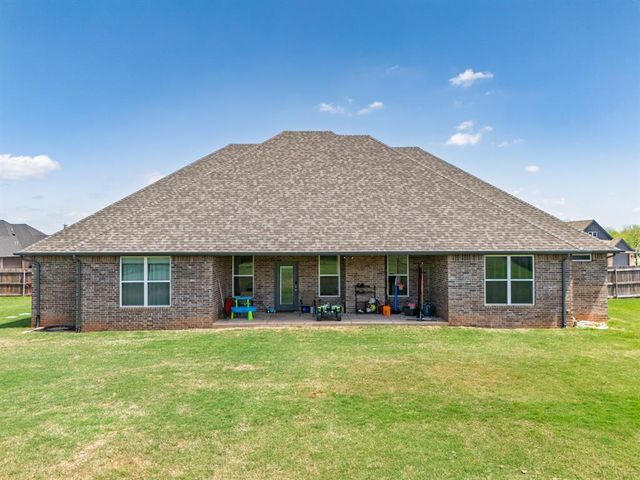 12858 Meadow Ridge, Shawnee, OK 74804