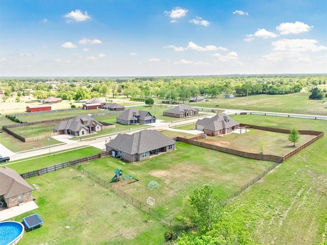 12858 Meadow Ridge, Shawnee, OK 74804