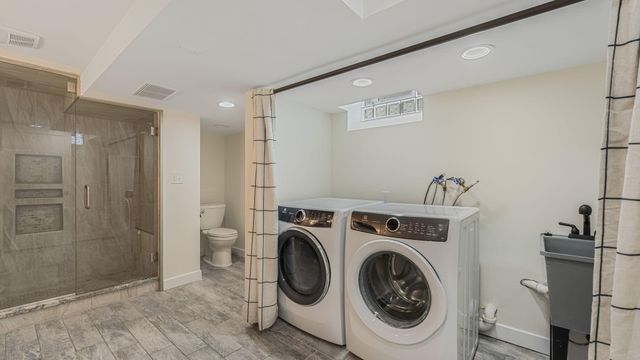 583 Cromwell Avenue, Saint Paul, MN 55104