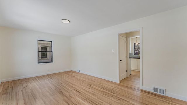 583 Cromwell Avenue, Saint Paul, MN 55104