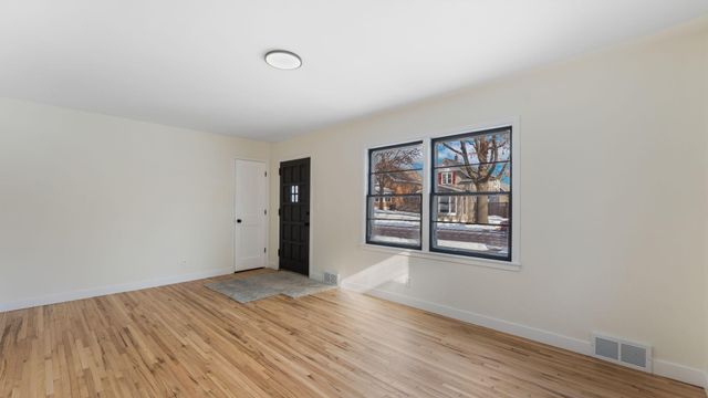 583 Cromwell Avenue, Saint Paul, MN 55104