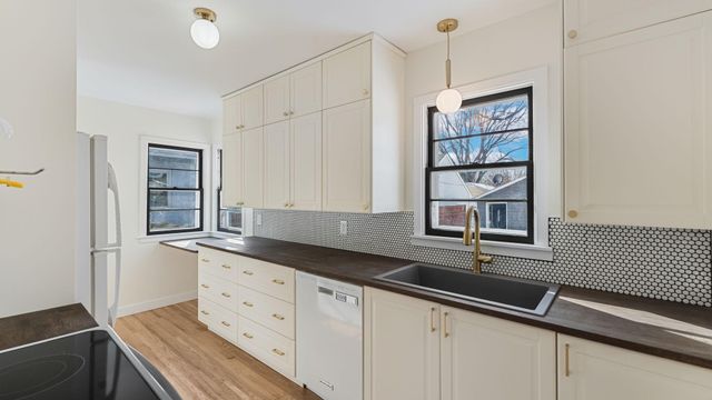 583 Cromwell Avenue, Saint Paul, MN 55104