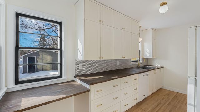 583 Cromwell Avenue, Saint Paul, MN 55104