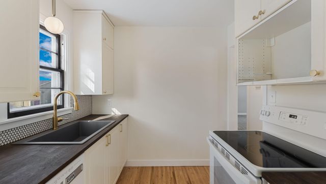 583 Cromwell Avenue, Saint Paul, MN 55104