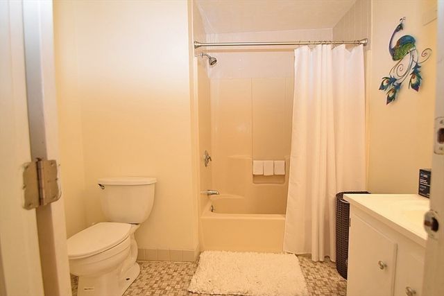 3 Franklin Square H, Randolph, MA 02368