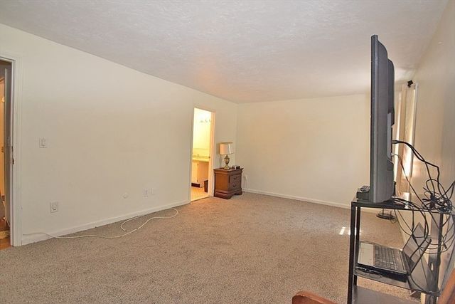 3 Franklin Square H, Randolph, MA 02368