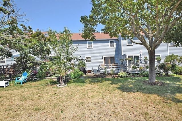 3 Franklin Square H, Randolph, MA 02368