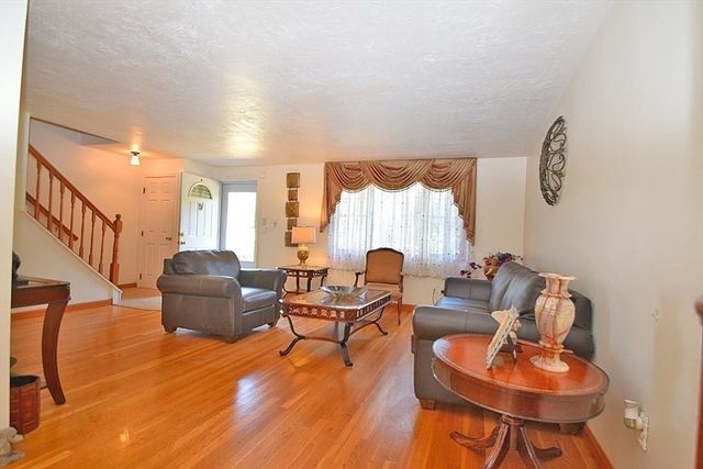 3 Franklin Square H, Randolph, MA 02368