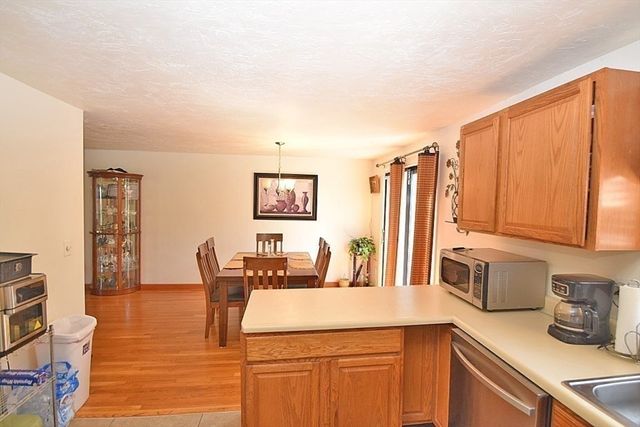 3 Franklin Square H, Randolph, MA 02368