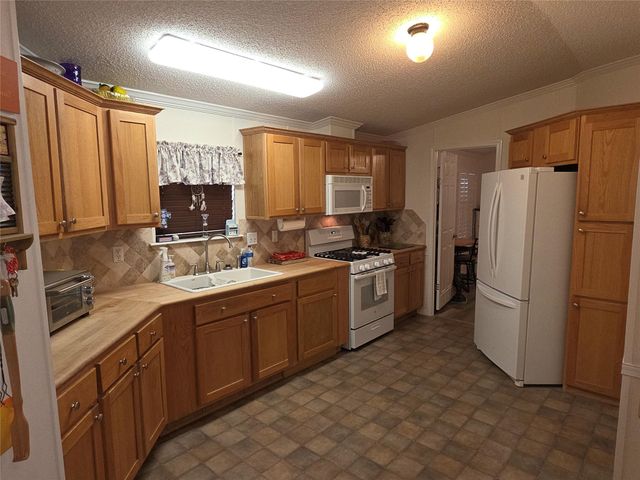 70 Montego Way, Point Blank, TX 77364