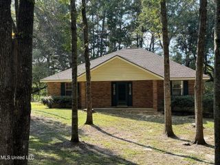 2240 Brookside Street, Gautier, MS 39553
