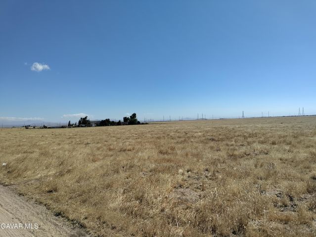 Vic Avenue D8 130 Stw Street, Lancaster, CA 93536