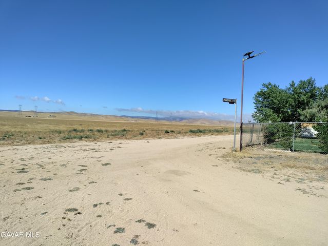 Vic Avenue D8 130 Stw Street, Lancaster, CA 93536