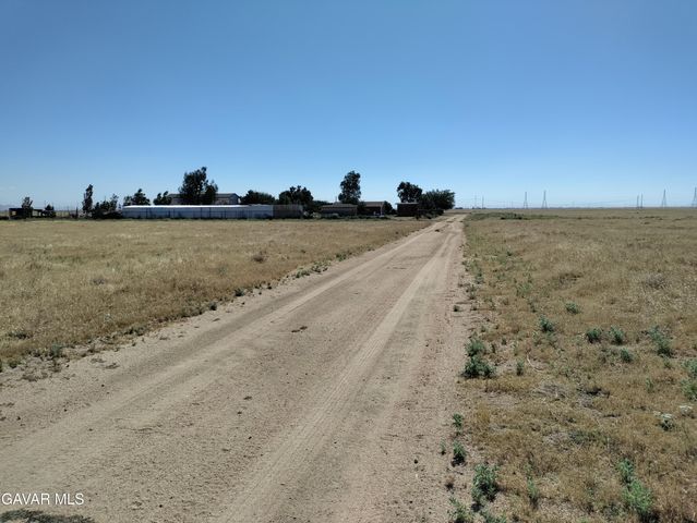 Vic Avenue D8 130 Stw Street, Lancaster, CA 93536