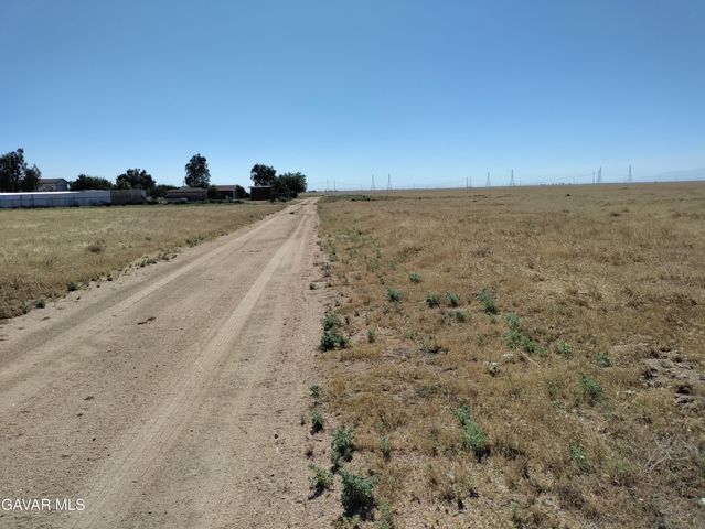 Vic Avenue D8 130 Stw Street, Lancaster, CA 93536