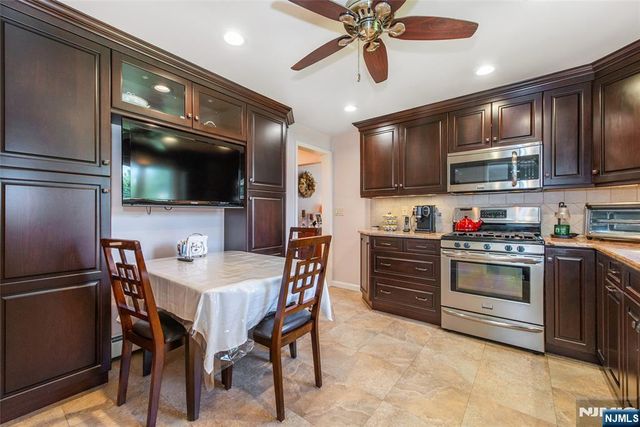 139 Cosman Street, Twp Of Washington, NJ 07676