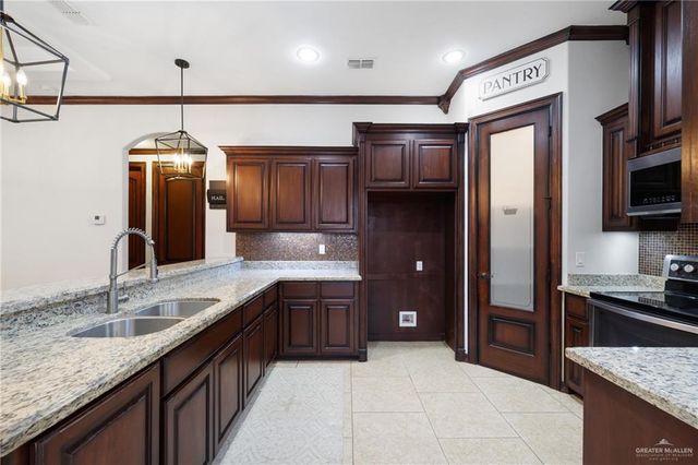 716 W 27th Street, Mission, TX 78574