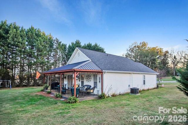 2120 Tryon Courthouse Road, Bessemer City, NC 28016