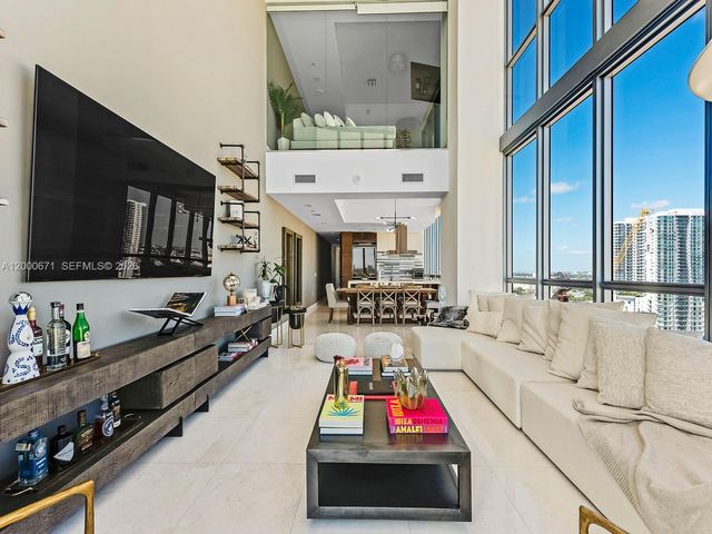 1100 Biscayne Blvd 2105, Miami, FL 33132