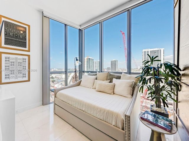 1100 Biscayne Blvd 2105, Miami, FL 33132