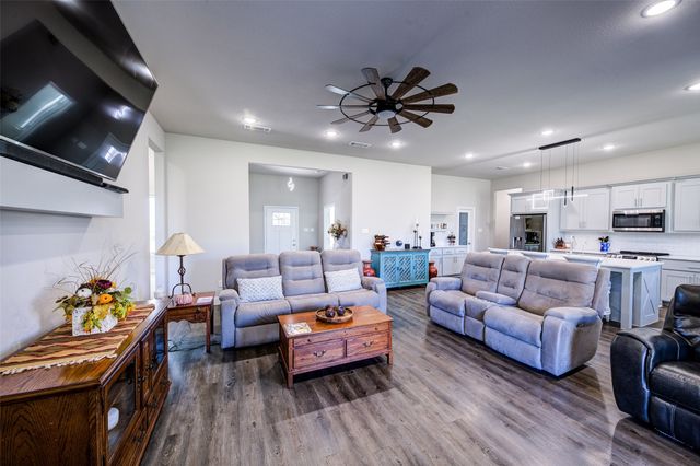 2205 Briarwood Drive, Bridgeport, TX 76426