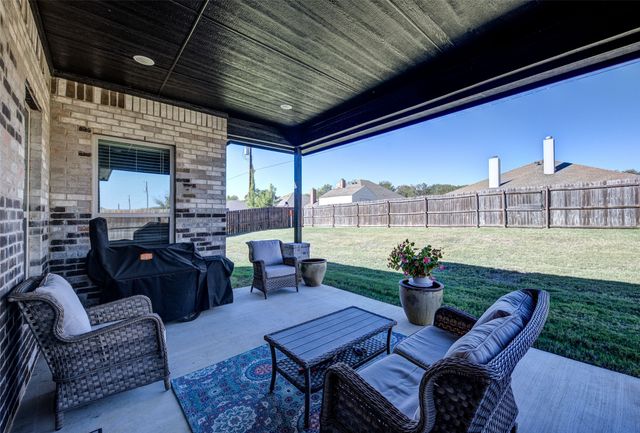 2205 Briarwood Drive, Bridgeport, TX 76426