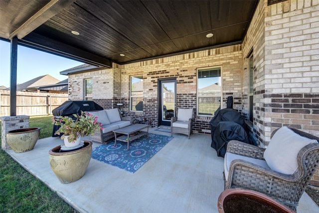 2205 Briarwood Drive, Bridgeport, TX 76426