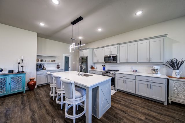 2205 Briarwood Drive, Bridgeport, TX 76426