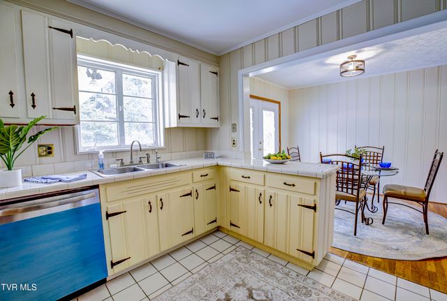 167 Cherry Lane, Bristol, VA 24201